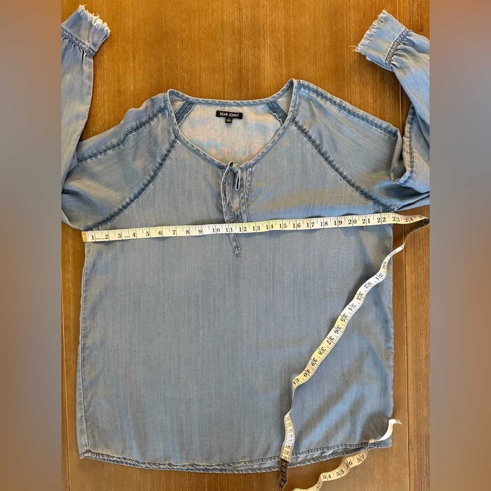Dear John Chambray Tie Front Peasant Top Size Large - Picture 5 of 7